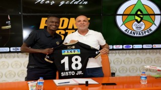 Alanyaspor, Pione Sisto ile 2 yıllık sözleşme imzaladı