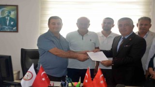 Ali Özdemir mazbatasını aldı