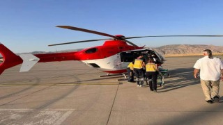 Ambulans helikopter pnömoni entübe olan 40 günlük bebek için havalandı