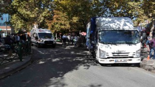 Ambulansın yolunu kapatan araç vatandaşın tepkisini topladı