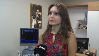 Anne babalar dikkat: Çocuklarda uzun süreli telefon ve tablet kullanımı kalıcı duruş bozukluğuna sebep oluyor