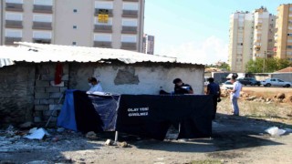 Antalyada boş arazide erkek cesedi bulundu