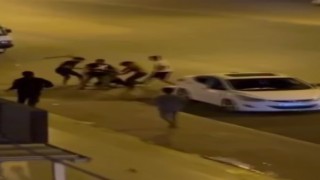 Antalyada demir çubuk ve sopaların acımasızca kullanıldığı kavga, savaş meydanını aratmadı