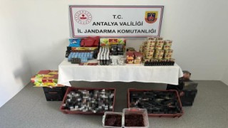 Antalyada jandarmadan kaçak alkol ve sigara operasyonu: 1 gözaltı