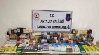 Antalyada kaçak sigara operasyonu: 3 gözaltı
