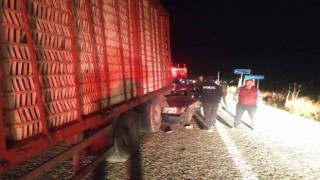 Arıza yapan tıra arkadan çarptı: 4ü çocuk 6 yaralı