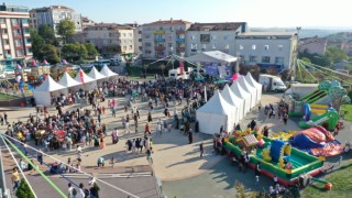 Arnavutköyde Çocuk Oyunları ve Oyuncakları Festivalinden renkli görüntüler