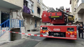 Avcılarda daire yangınında 3ü çocuk 8 kişi kurtarıldı