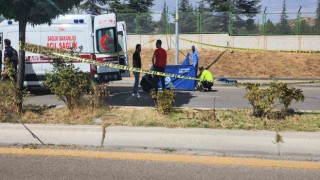 Aydınlatma direğine çarpan motosikletli sürücü hayatını kaybetti