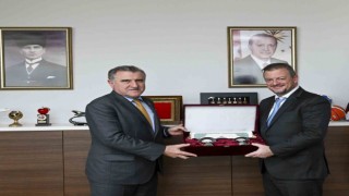 Bakan Bak, Uluslararası Paralimpik Komitesi Başkanı Parsons ile görüştü