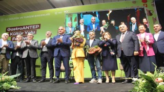 Bakan Ersoy: Şehirlerimiz gastronomide denizde yüzüp derede boğuluyor