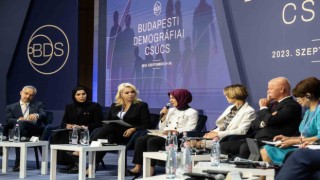 Bakan Göktaş, Macaristanda “Budapeşte Demografi Zirvesi”ne katıldı