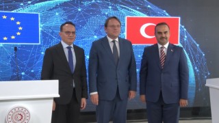 Bakan Kacır: “Arzumuz bir an önce vize serbestisi için Avrupa Birliğinin somut ilerleme kaydetmesi”