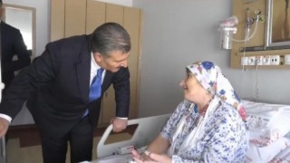 Bakan Koca, Mardinde sağlıkçılar ve hastalarla ile bir araya geldi