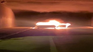 Başakşehirde otomobil alev topuna döndü, o anlar böyle kaydedildi