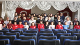 Başkan Akgedik öğrencileri yalnız bırakmadı
