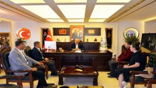 Başkan Bakkalcıoğlu Kuzey Kafkasya Kültür Derneği Başkanı Yavuz ile bir araya geldi