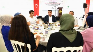 Başkan Dündar, üniversiteyi kazanan öğrencilerle buluştu