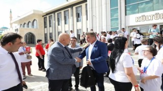 Başkan Pekmezci özel çocukların etkinliğine katıldı