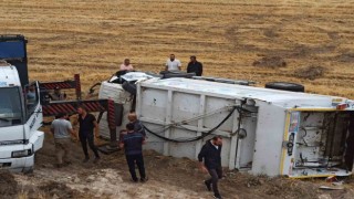 Başkentte çöp kamyonu devrildi: 1 yaralı
