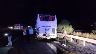 Başkentte feci kaza: Yolcu otobüsü ile tırın karıştığı kazada 4ü ağır 27 yaralı