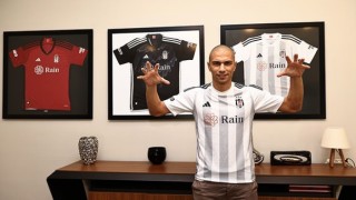 Beşiktaş: Kulübümüz; Futbol A Takımımızın 2016-17 sezonunda kazandığı Süper Lig şampiyonluğunda pay sahibi olan Gökhan İnlerle bir yıllık sözleşme imzalamıştır.