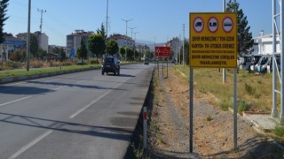 Beyşehirin giriş ve çıkışlarındaki görünür noktalara uyarı levhaları yerleştirildi