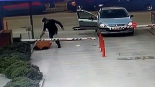 Böyle dehşet saçmıştı...Eski eşi ve arkadaşını öldüren polise 2 kez müebbet