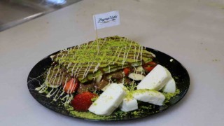 Adanalı tatlıcıdan katmerli waffle