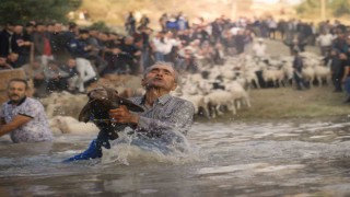 Burdurun 750 yıllık Yörük geleneği “Yünüm Böğet” renkli görüntülere sahne oldu