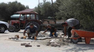 Burhaniyede 7 ayrı noktada eş zamanlı yol bakım çalışması
