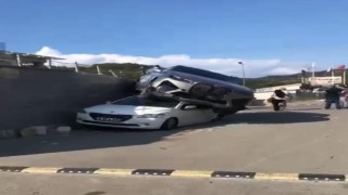 Bursada kontrolden çıkan cip, park halindeki aracın üzerine düştü