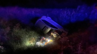 Bursada tarlaya uçan otomobilde can pazarı: 1 ölü 2 yaralı