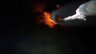 Bursadaki orman yangını için helikopterlerin biri indi biri kalktı
