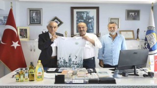 Bursaspor Başkanı Recep Günay, Mudanya Belediye Başkanı Hayri Türkyılmazı ziyaret etti
