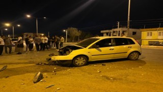 Ceyhanda otomobil motosikletle çarpıştı: 2 yaralı