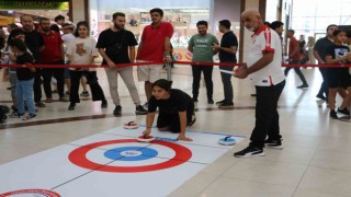 Ceylan Karavil Parkta Floor Corling Turnuvası