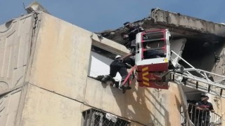 Cezayirde enkazdan 9 aylık bebeğin inanılmaz kurtuluşu