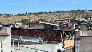 Çocukların çatıdaki tehlikeli oyunu