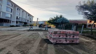 Cumayerinde alt yapıları tamamlanan yollar yapılıyor