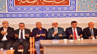 Cumhurbaşkanı Yardımcısı Yılmaz ve Bakan Şimşekten eski Bakan Arzunun ailesine taziye ziyareti