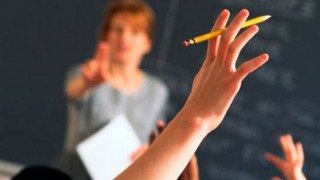 Depremden Etkilenen Öğretmenlere Yer Değiştirme Hakkı