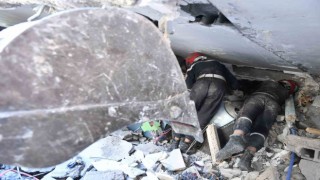 Depremin vurduğu Fasta 3 günlük ulusal yas ilan edildi