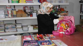 Depremzede öğrencilere kırtasiye yardımı