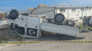 Devrilen kamyonetin sürücüsü yaşamını yitirdi