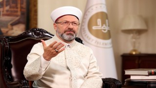Diyanet İşleri Başkanı Erbaş, Pakistandaki terör saldırısını telin etti