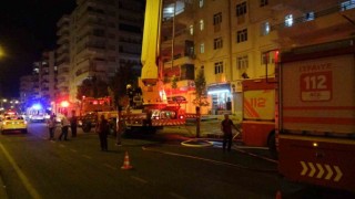 Diyarbakırda yangında 4 itfaiye eri dumandan etkilendi