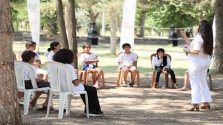 Diyarbakırlı çocuklara kitap okumanın önemi anlatıldı