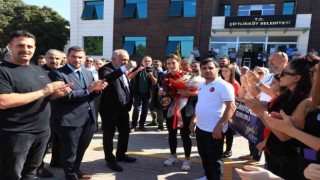 Dünya şampiyonu Çavuşoğlu, Yalovada coşkuyla karşılandı
