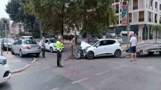 Düzcede iki otomobil çarpıştı: 2 yaralı